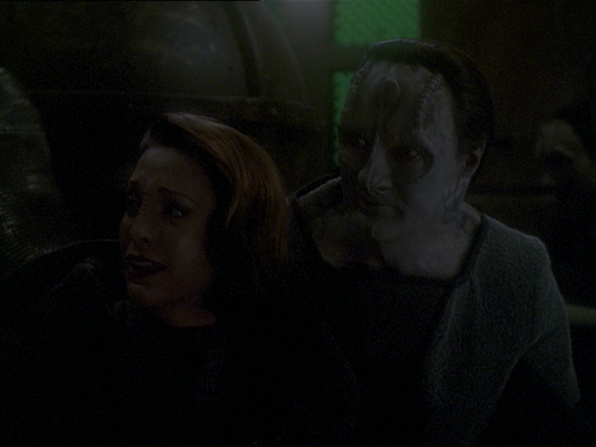 extant_StarTrek_DS9_7x25-7x26-WhatYouLeaveBehind_3742.jpg
