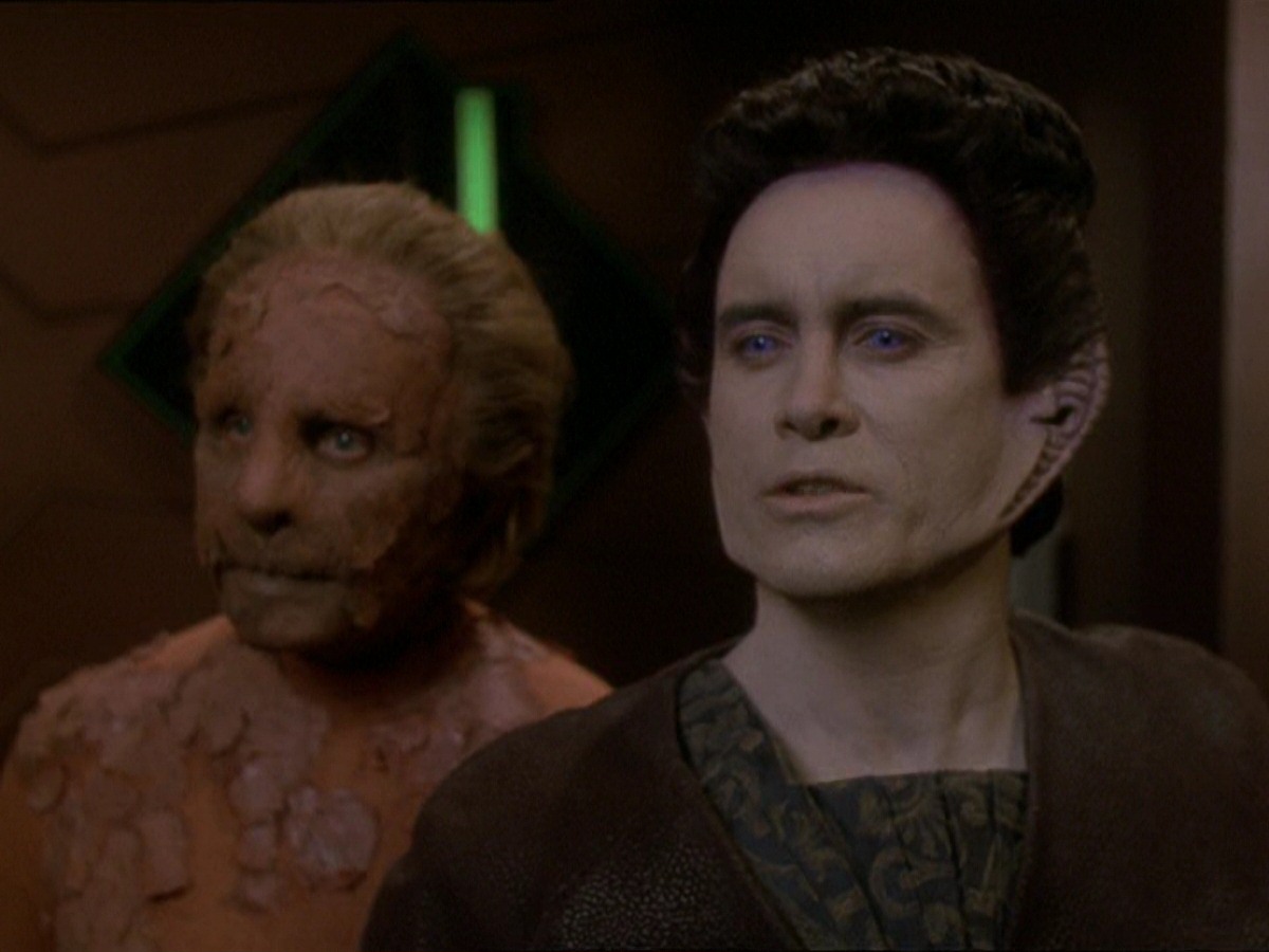 extant_StarTrek_DS9_7x25-7x26-WhatYouLeaveBehind_4190.jpg