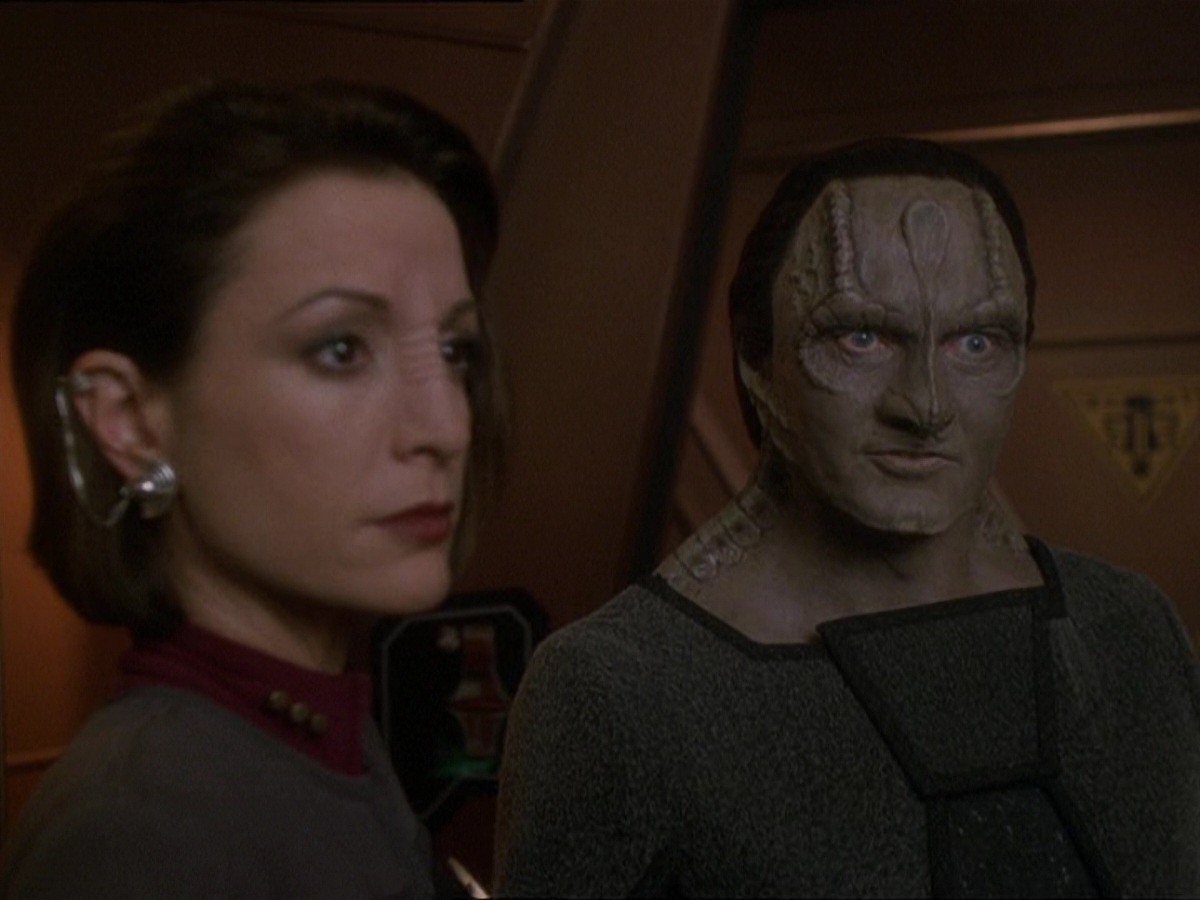 extant_StarTrek_DS9_7x25-7x26-WhatYouLeaveBehind_4199.jpg