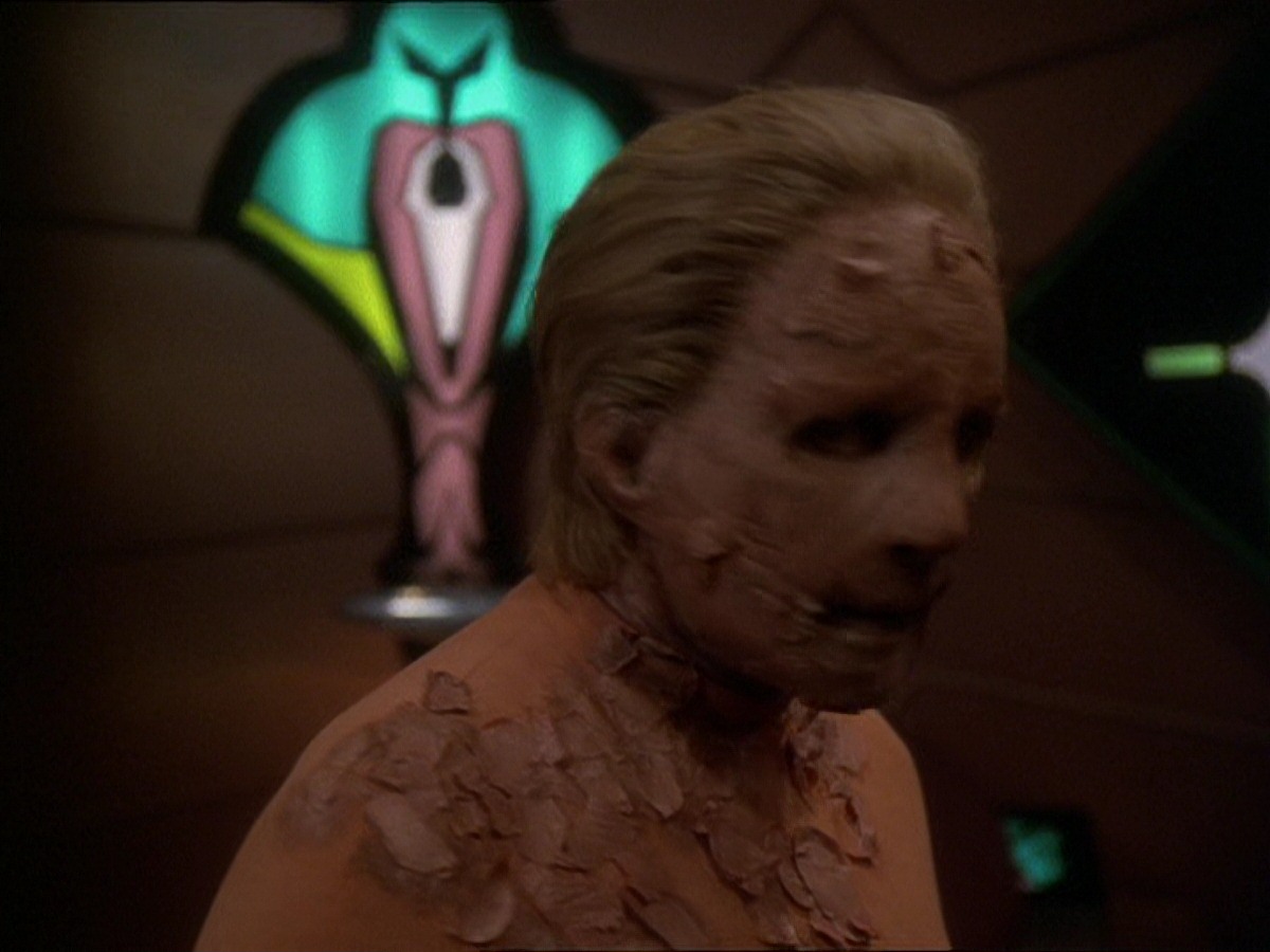 extant_StarTrek_DS9_7x25-7x26-WhatYouLeaveBehind_4216.jpg