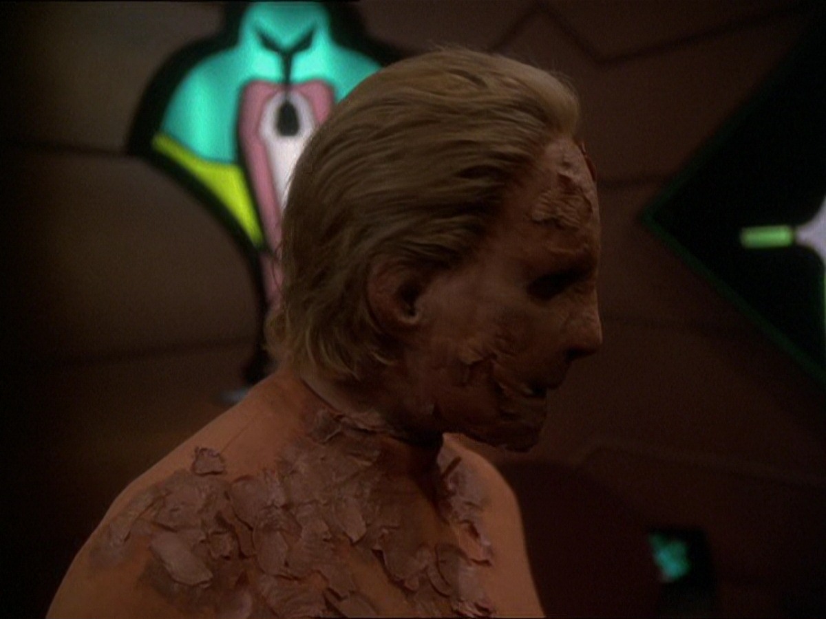 extant_StarTrek_DS9_7x25-7x26-WhatYouLeaveBehind_4219.jpg