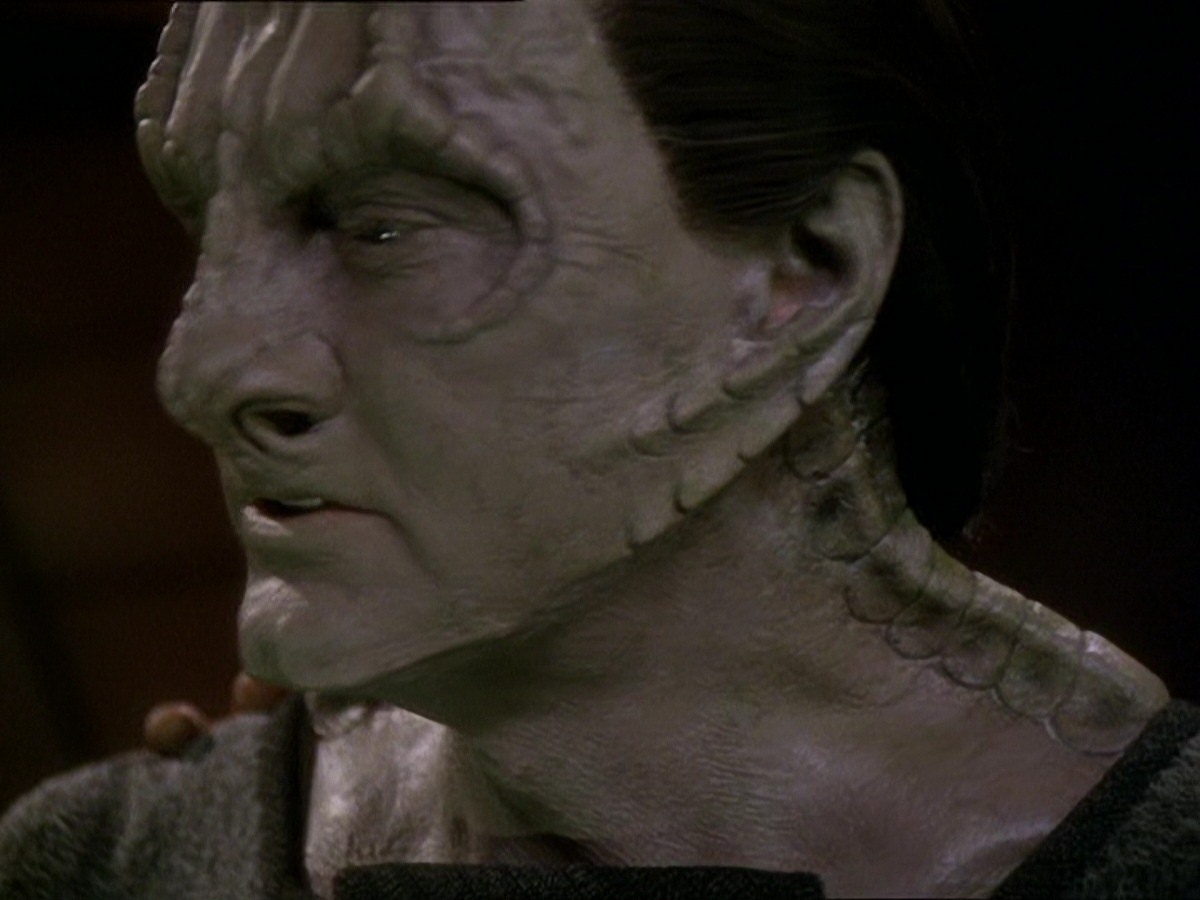 extant_StarTrek_DS9_7x25-7x26-WhatYouLeaveBehind_5070.jpg