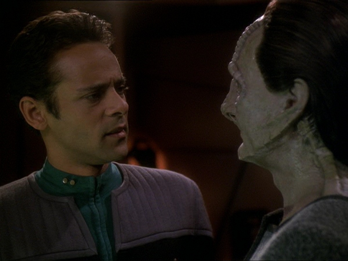 extant_StarTrek_DS9_7x25-7x26-WhatYouLeaveBehind_5078.jpg