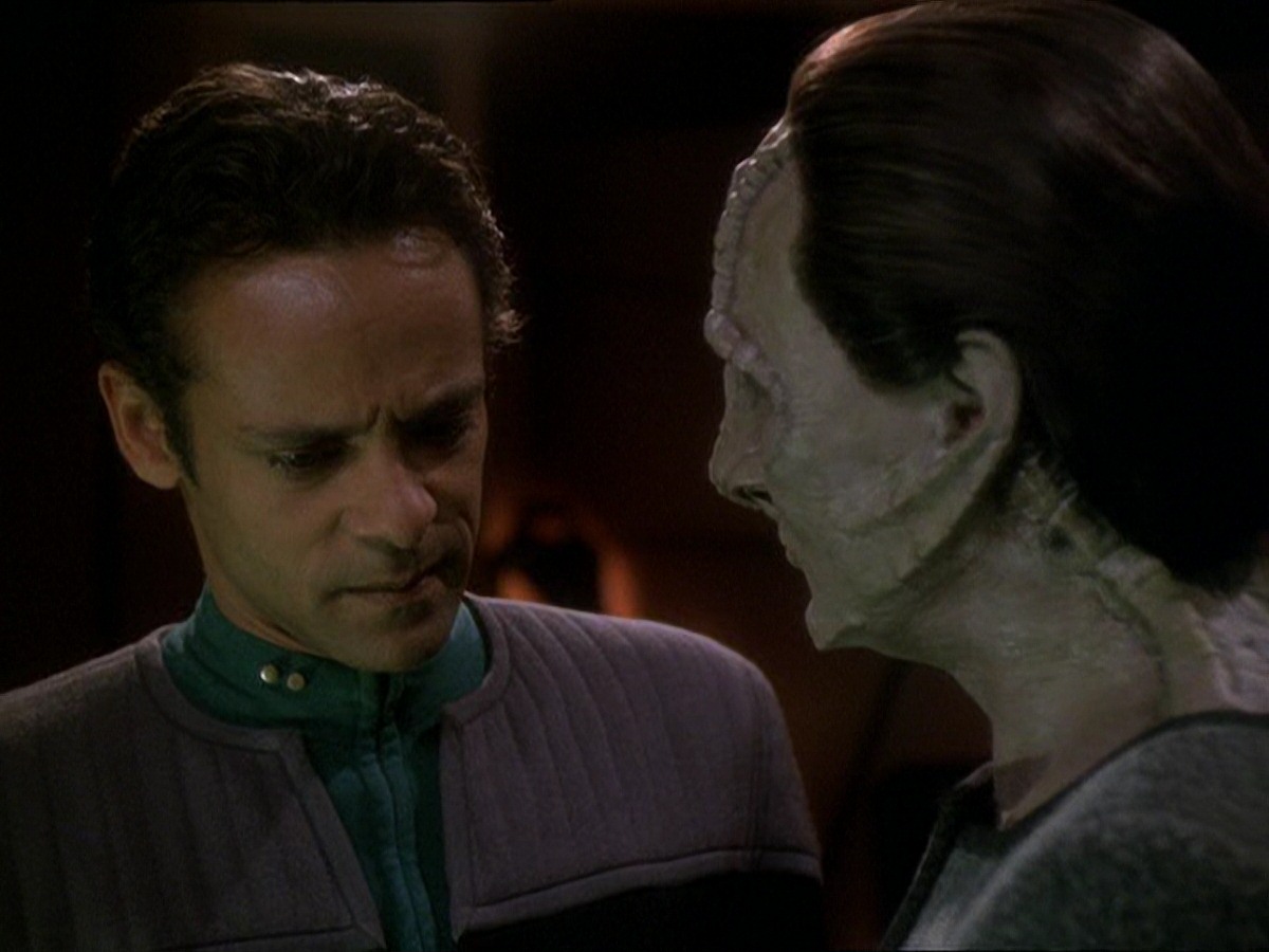 extant_StarTrek_DS9_7x25-7x26-WhatYouLeaveBehind_5081.jpg