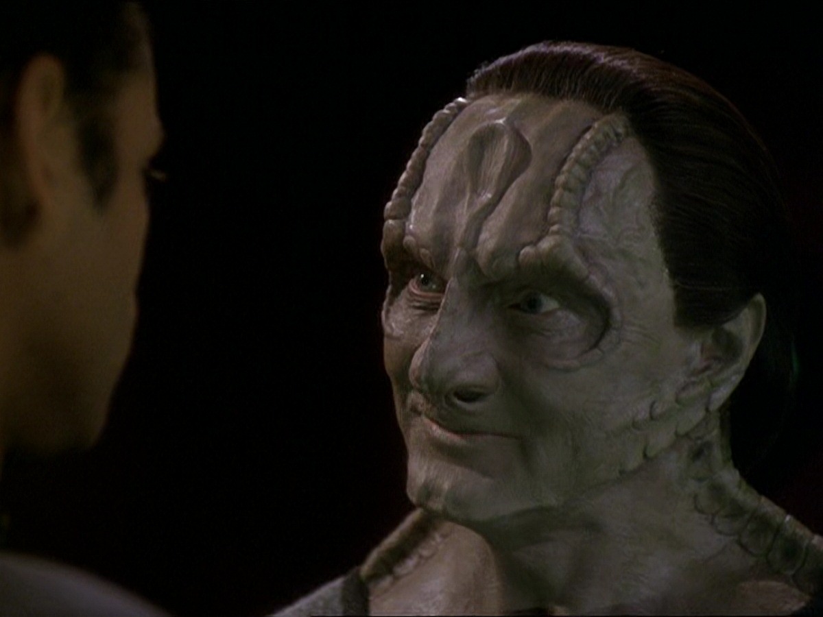 extant_StarTrek_DS9_7x25-7x26-WhatYouLeaveBehind_5084.jpg