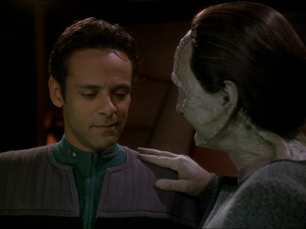 extant_StarTrek_DS9_7x25-7x26-WhatYouLeaveBehind_5106.jpg