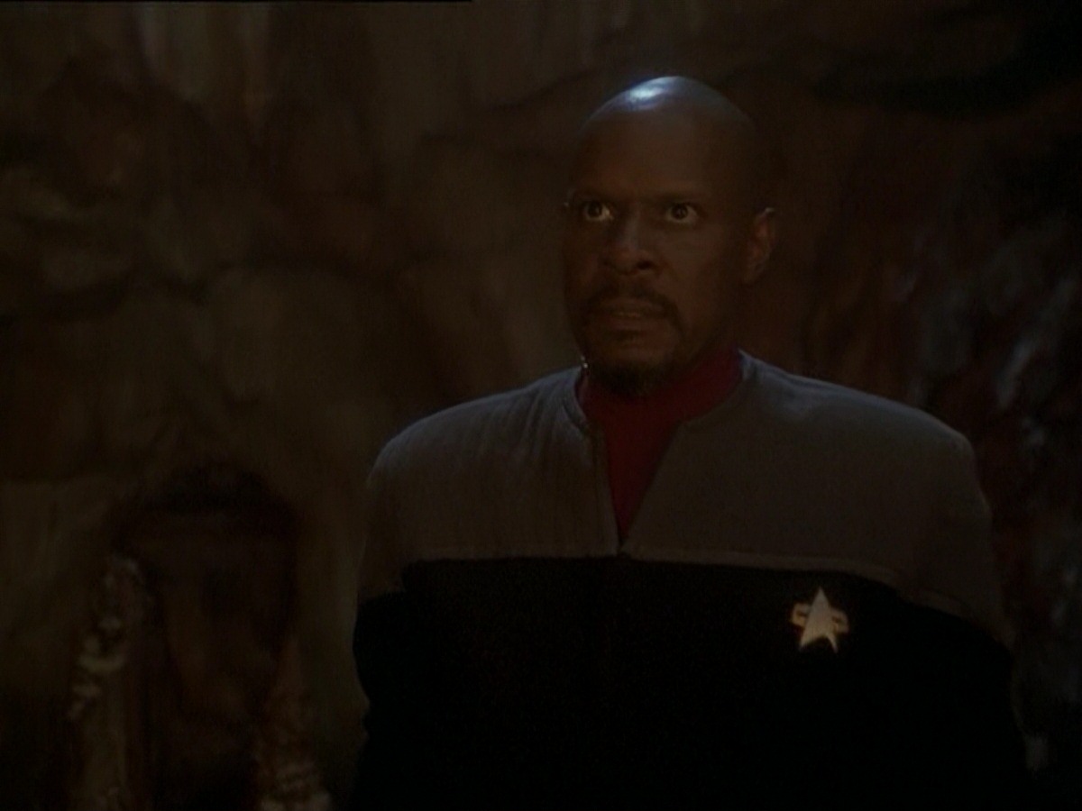 extant_StarTrek_DS9_7x25-7x26-WhatYouLeaveBehind_6098.jpg