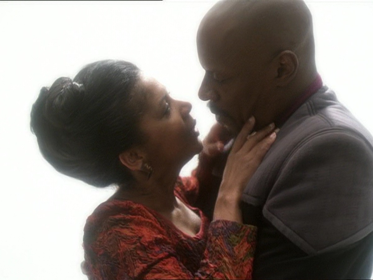 extant_StarTrek_DS9_7x25-7x26-WhatYouLeaveBehind_6455.jpg
