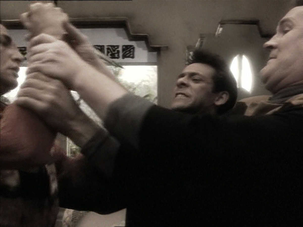 extant_StarTrek_DS9_7x25-7x26-WhatYouLeaveBehind_6684.jpg