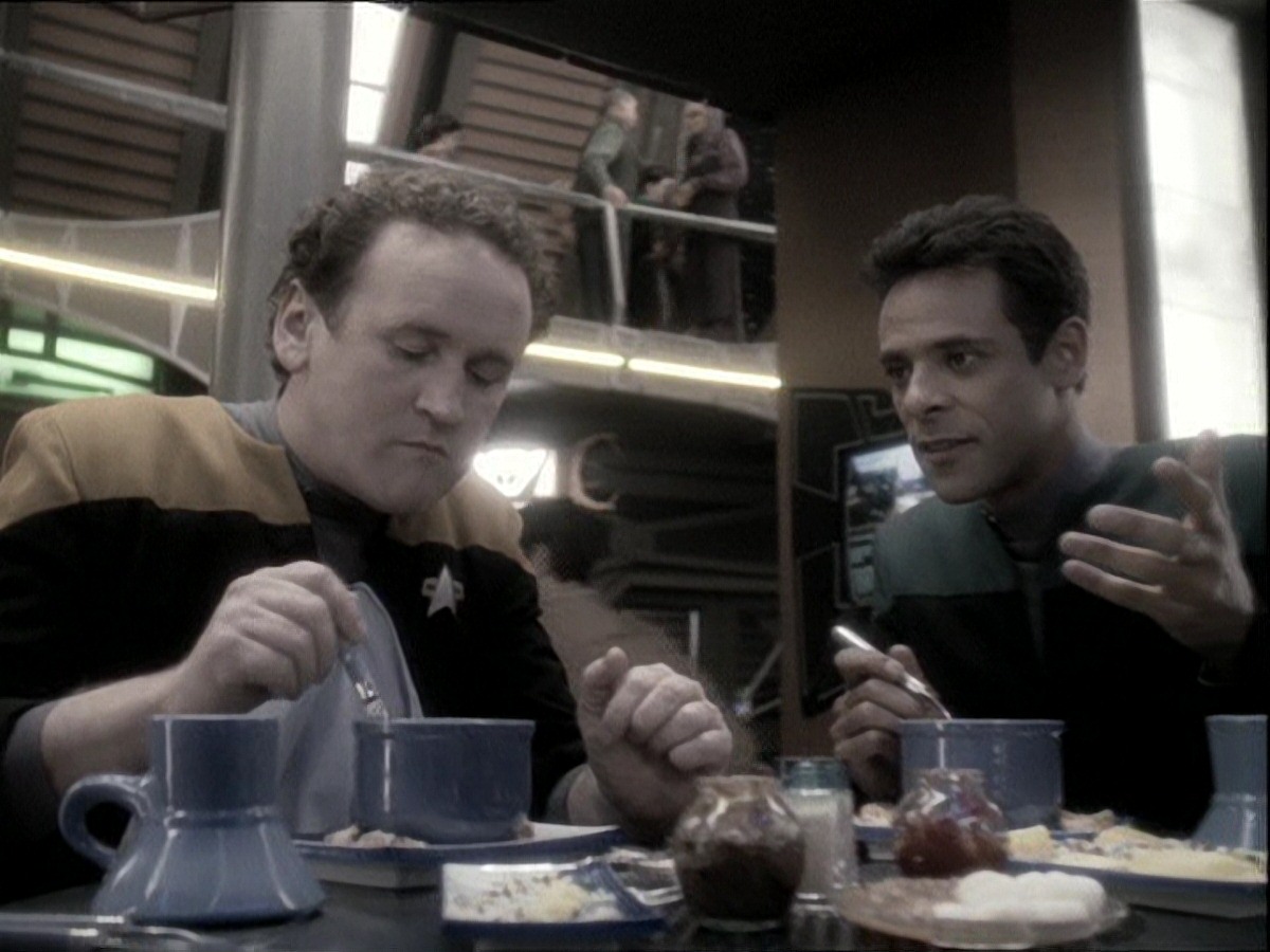 extant_StarTrek_DS9_7x25-7x26-WhatYouLeaveBehind_6693.jpg