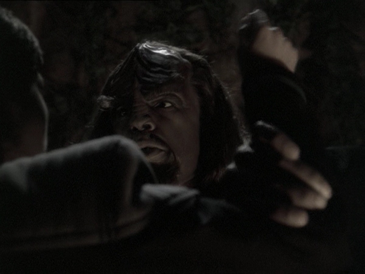 extant_StarTrek_DS9_7x25-7x26-WhatYouLeaveBehind_6740.jpg