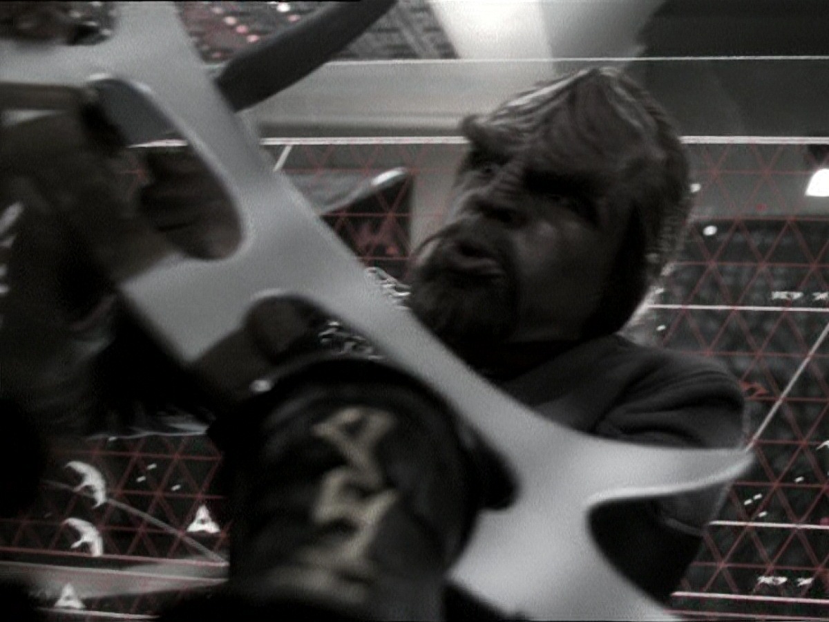 extant_StarTrek_DS9_7x25-7x26-WhatYouLeaveBehind_6747.jpg