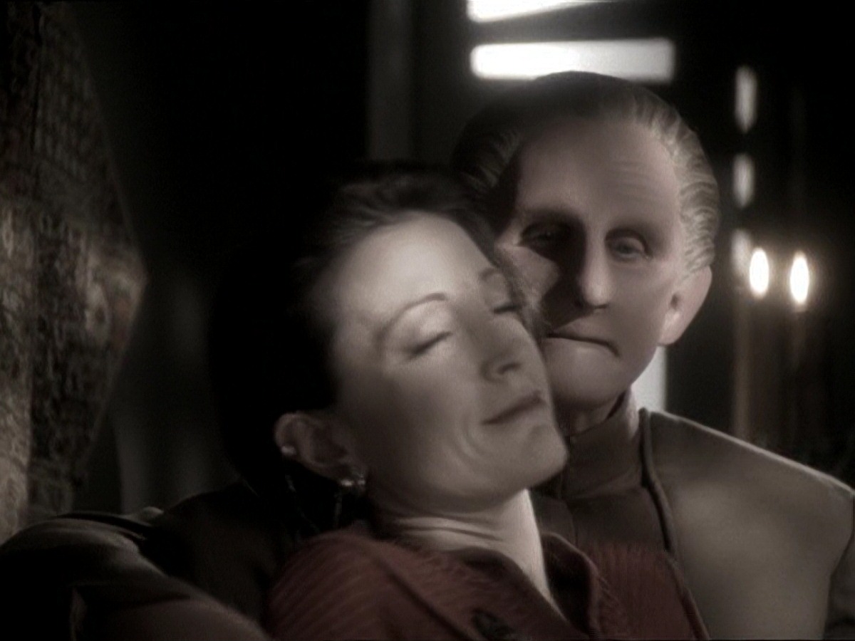 extant_StarTrek_DS9_7x25-7x26-WhatYouLeaveBehind_6799.jpg
