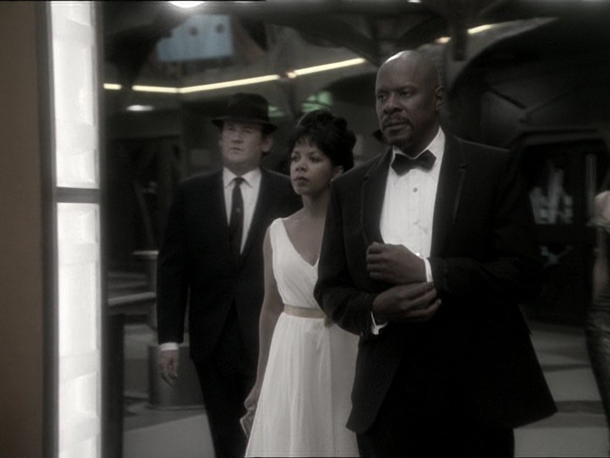 extant_StarTrek_DS9_7x25-7x26-WhatYouLeaveBehind_6846.jpg