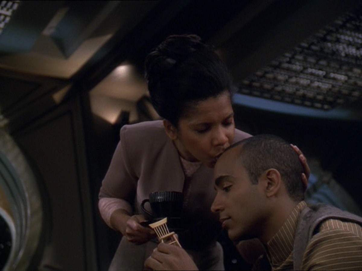 extant_StarTrek_DS9_7x25-7x26-WhatYouLeaveBehind_6873.jpg