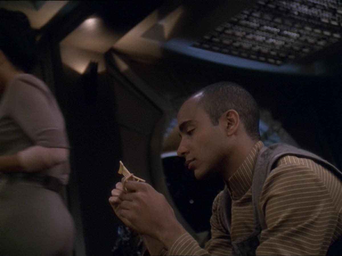 extant_StarTrek_DS9_7x25-7x26-WhatYouLeaveBehind_6879.jpg