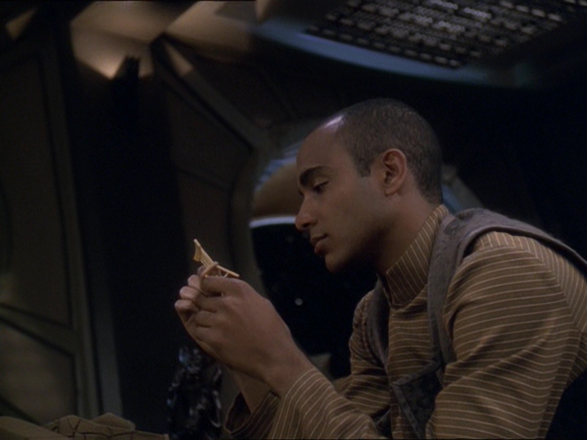extant_StarTrek_DS9_7x25-7x26-WhatYouLeaveBehind_6880.jpg