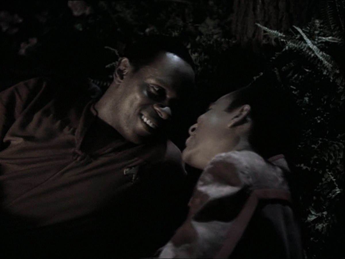 extant_StarTrek_DS9_7x25-7x26-WhatYouLeaveBehind_6897.jpg