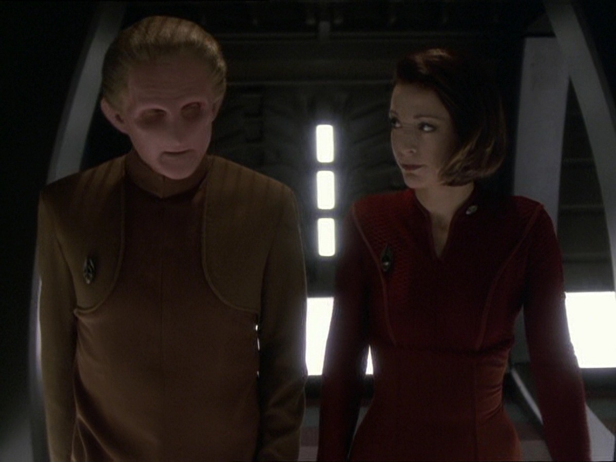 extant_StarTrek_DS9_7x25-7x26-WhatYouLeaveBehind_6945.jpg