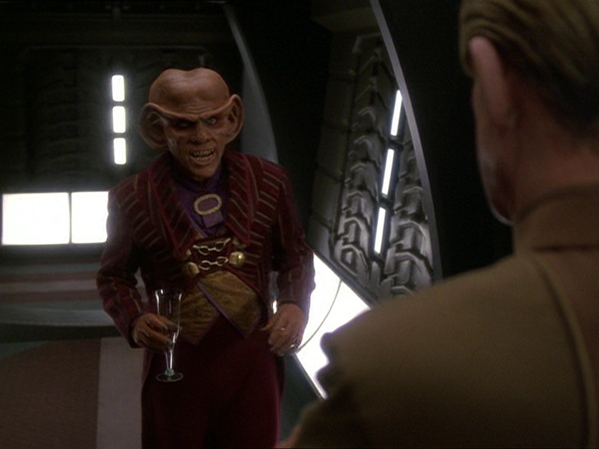 extant_StarTrek_DS9_7x25-7x26-WhatYouLeaveBehind_6967.jpg