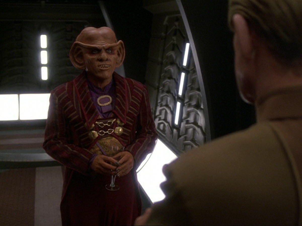 extant_StarTrek_DS9_7x25-7x26-WhatYouLeaveBehind_6972.jpg