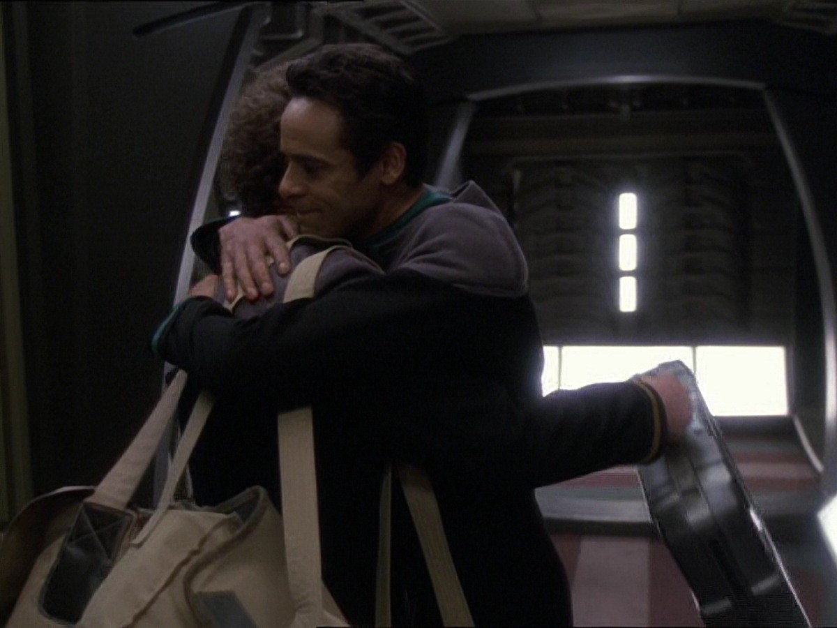 extant_StarTrek_DS9_7x25-7x26-WhatYouLeaveBehind_7095.jpg
