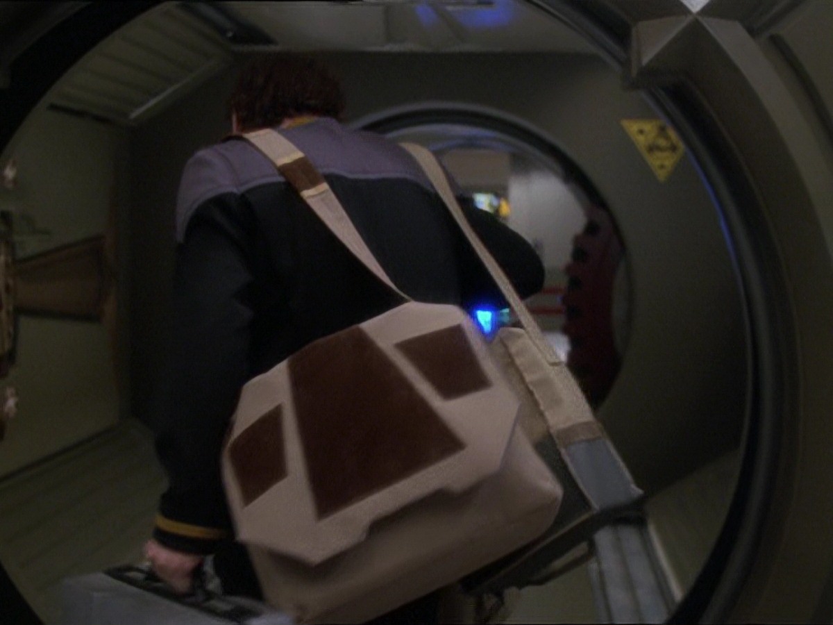 extant_StarTrek_DS9_7x25-7x26-WhatYouLeaveBehind_7109.jpg