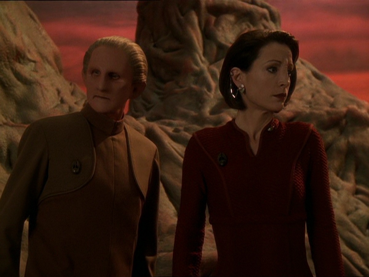 extant_StarTrek_DS9_7x25-7x26-WhatYouLeaveBehind_7122.jpg