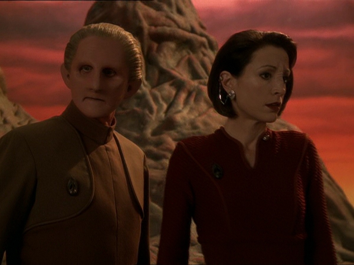 extant_StarTrek_DS9_7x25-7x26-WhatYouLeaveBehind_7124.jpg