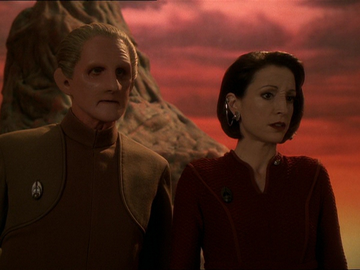 extant_StarTrek_DS9_7x25-7x26-WhatYouLeaveBehind_7130.jpg