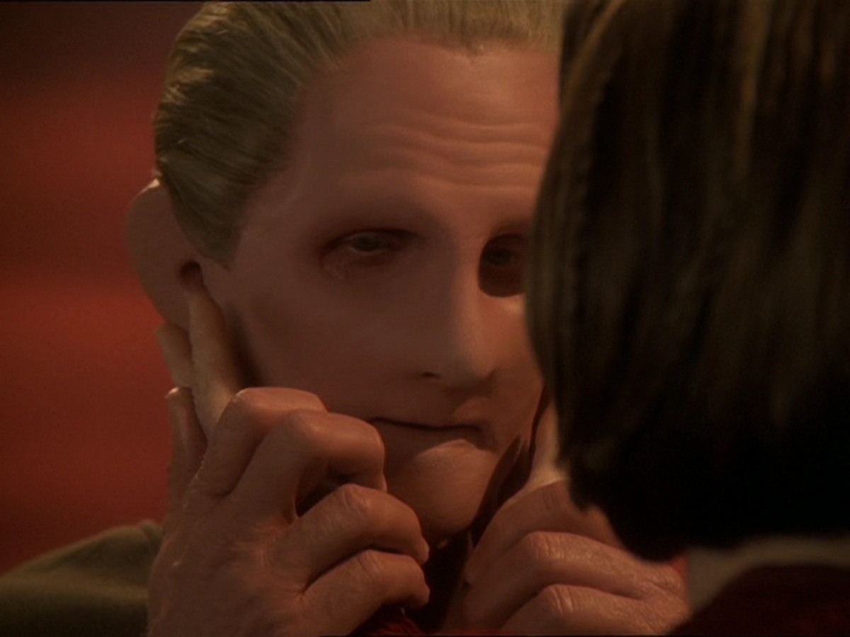 extant_StarTrek_DS9_7x25-7x26-WhatYouLeaveBehind_7175.jpg