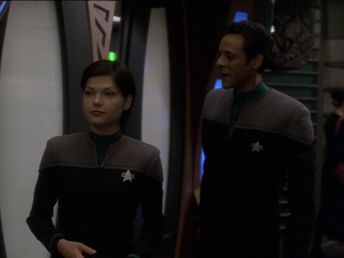 extant_StarTrek_DS9_7x25-7x26-WhatYouLeaveBehind_7392.jpg