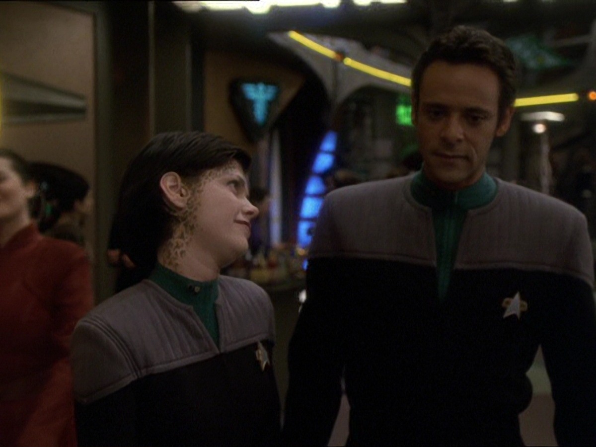 extant_StarTrek_DS9_7x25-7x26-WhatYouLeaveBehind_7409.jpg