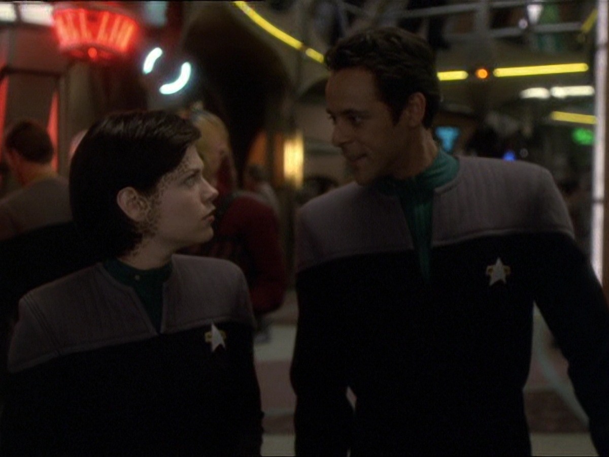 extant_StarTrek_DS9_7x25-7x26-WhatYouLeaveBehind_7430.jpg