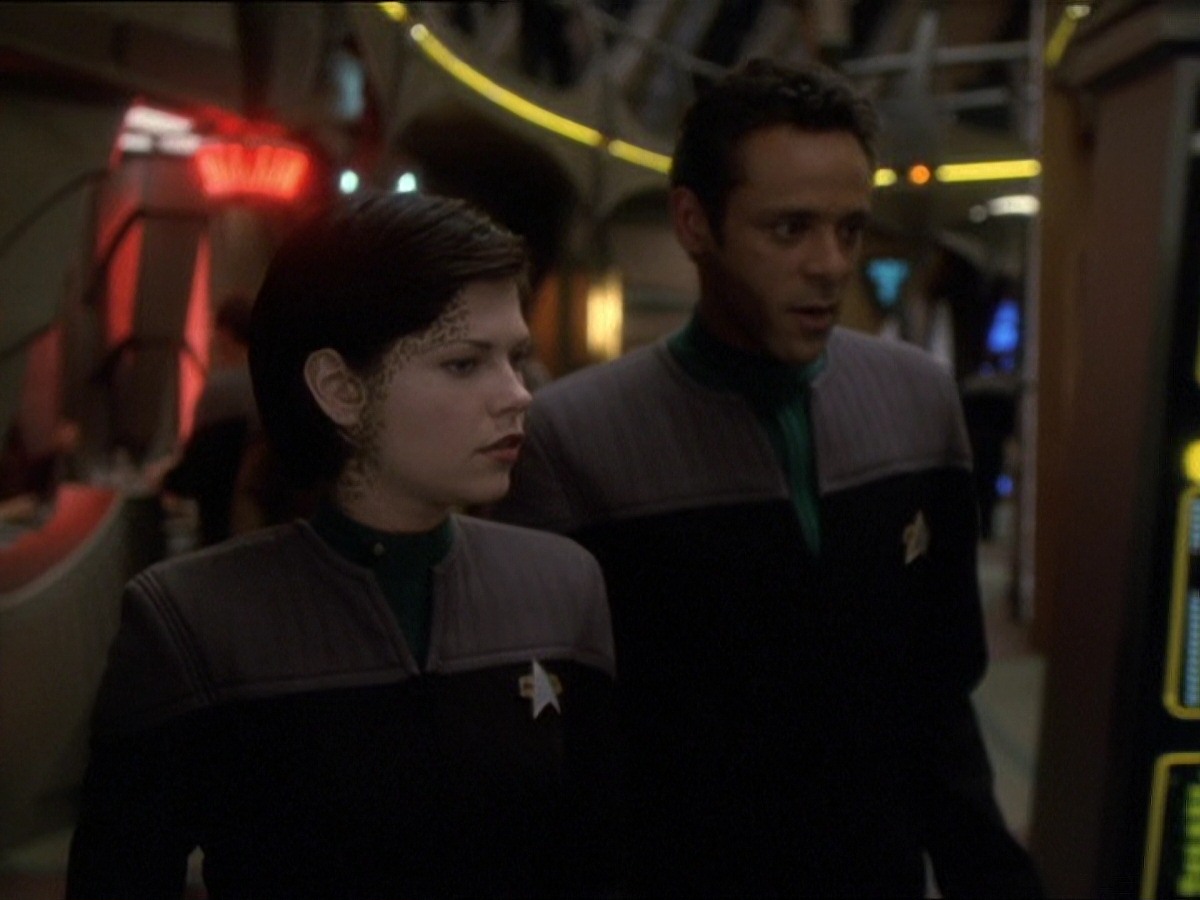 extant_StarTrek_DS9_7x25-7x26-WhatYouLeaveBehind_7436.jpg