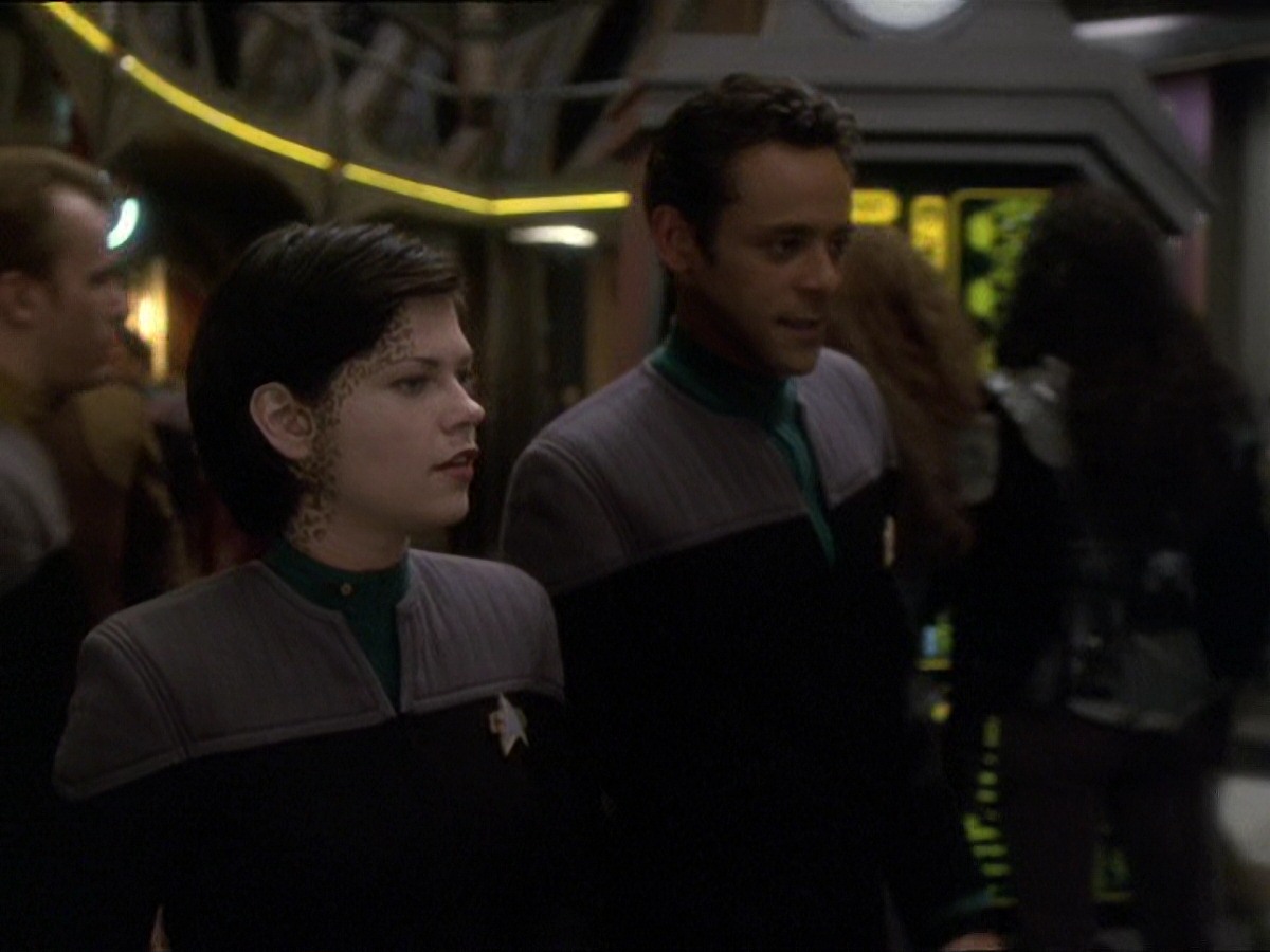 extant_StarTrek_DS9_7x25-7x26-WhatYouLeaveBehind_7438.jpg