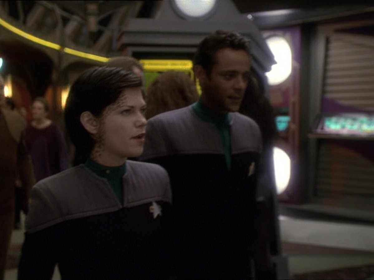 extant_StarTrek_DS9_7x25-7x26-WhatYouLeaveBehind_7439.jpg