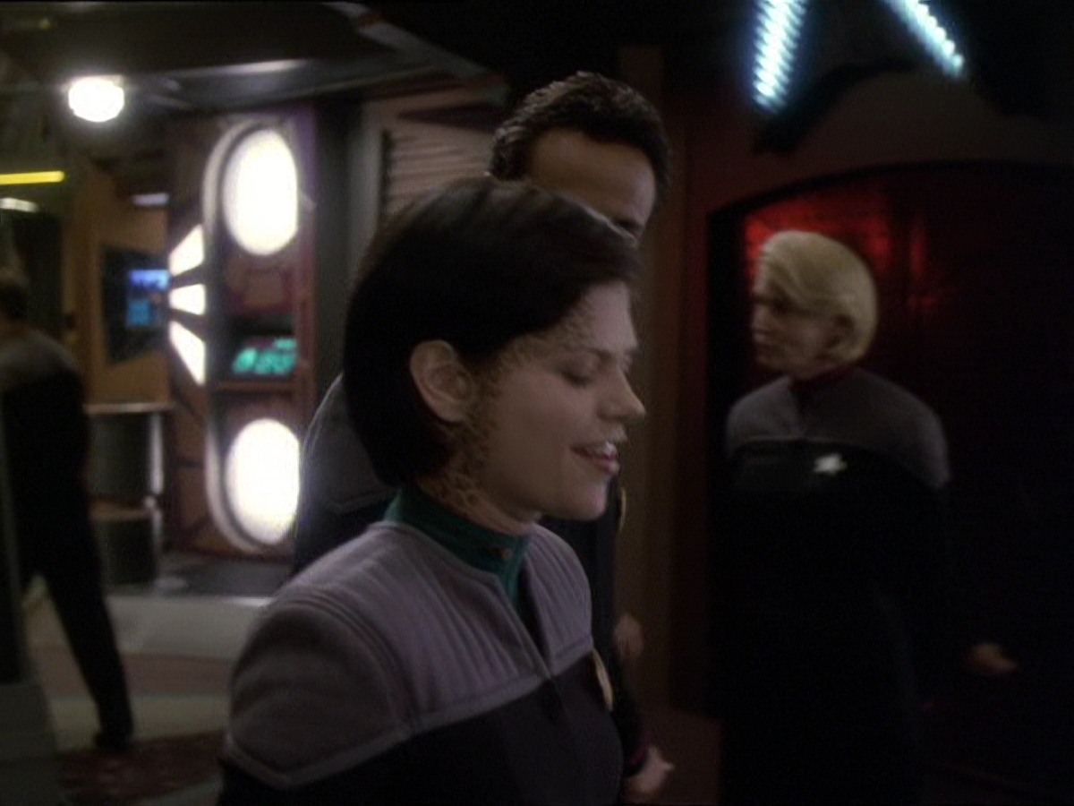 extant_StarTrek_DS9_7x25-7x26-WhatYouLeaveBehind_7444.jpg