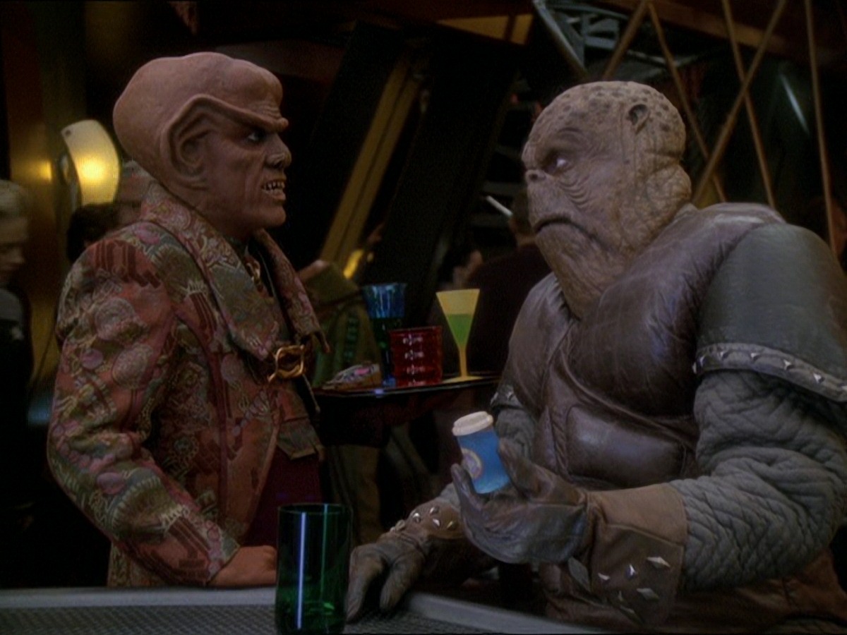 extant_StarTrek_DS9_7x25-7x26-WhatYouLeaveBehind_7480.jpg