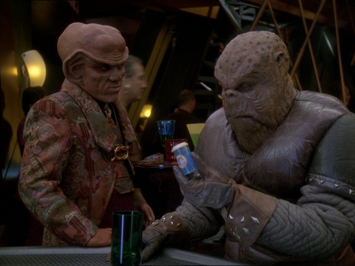 extant_StarTrek_DS9_7x25-7x26-WhatYouLeaveBehind_7487.jpg