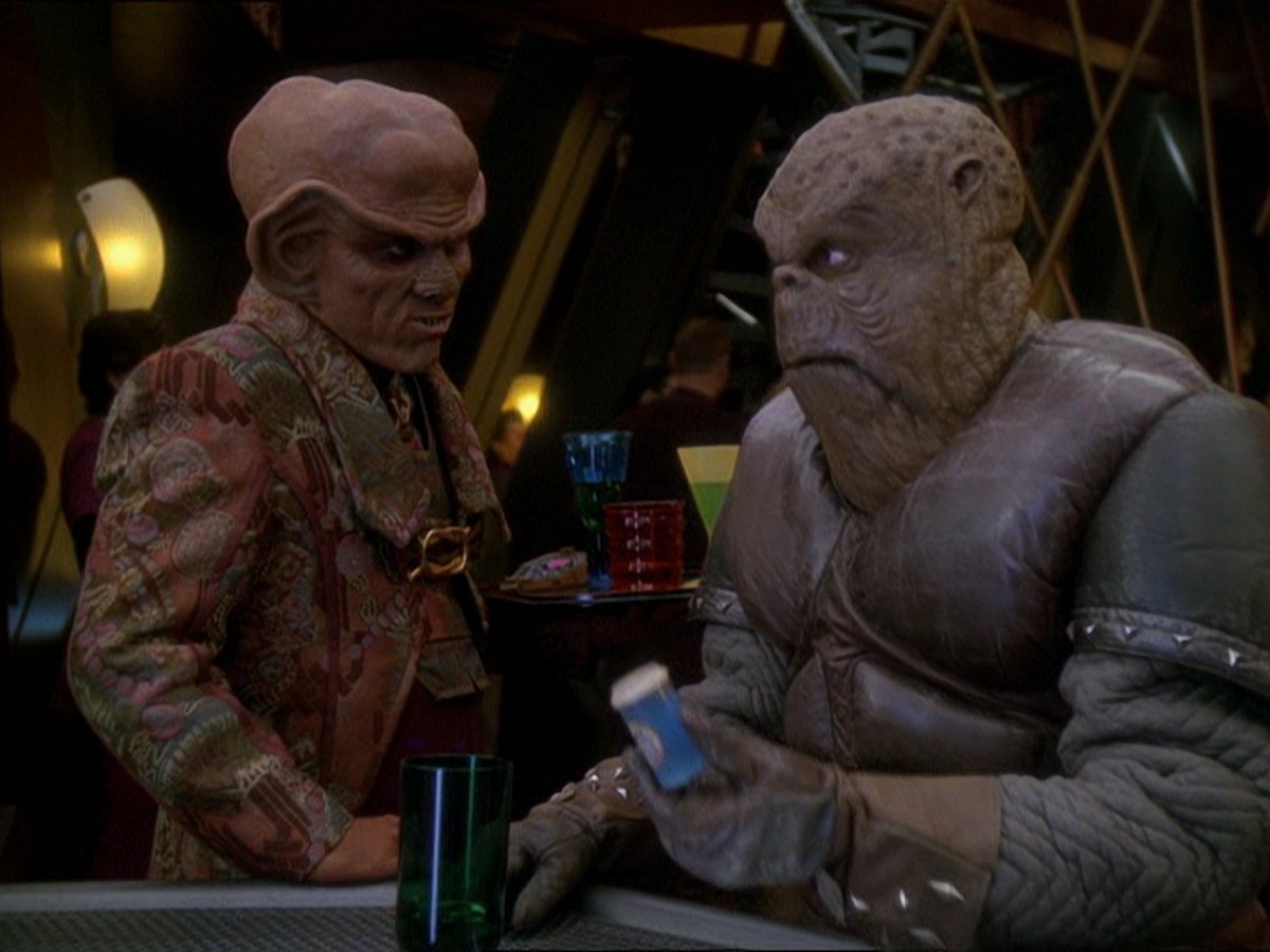 extant_StarTrek_DS9_7x25-7x26-WhatYouLeaveBehind_7488.jpg