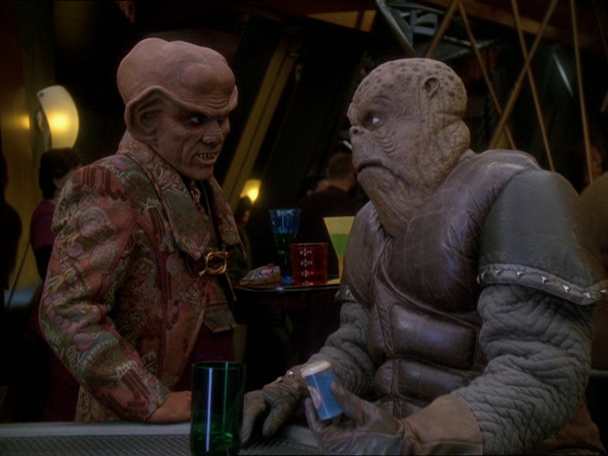 extant_StarTrek_DS9_7x25-7x26-WhatYouLeaveBehind_7489.jpg