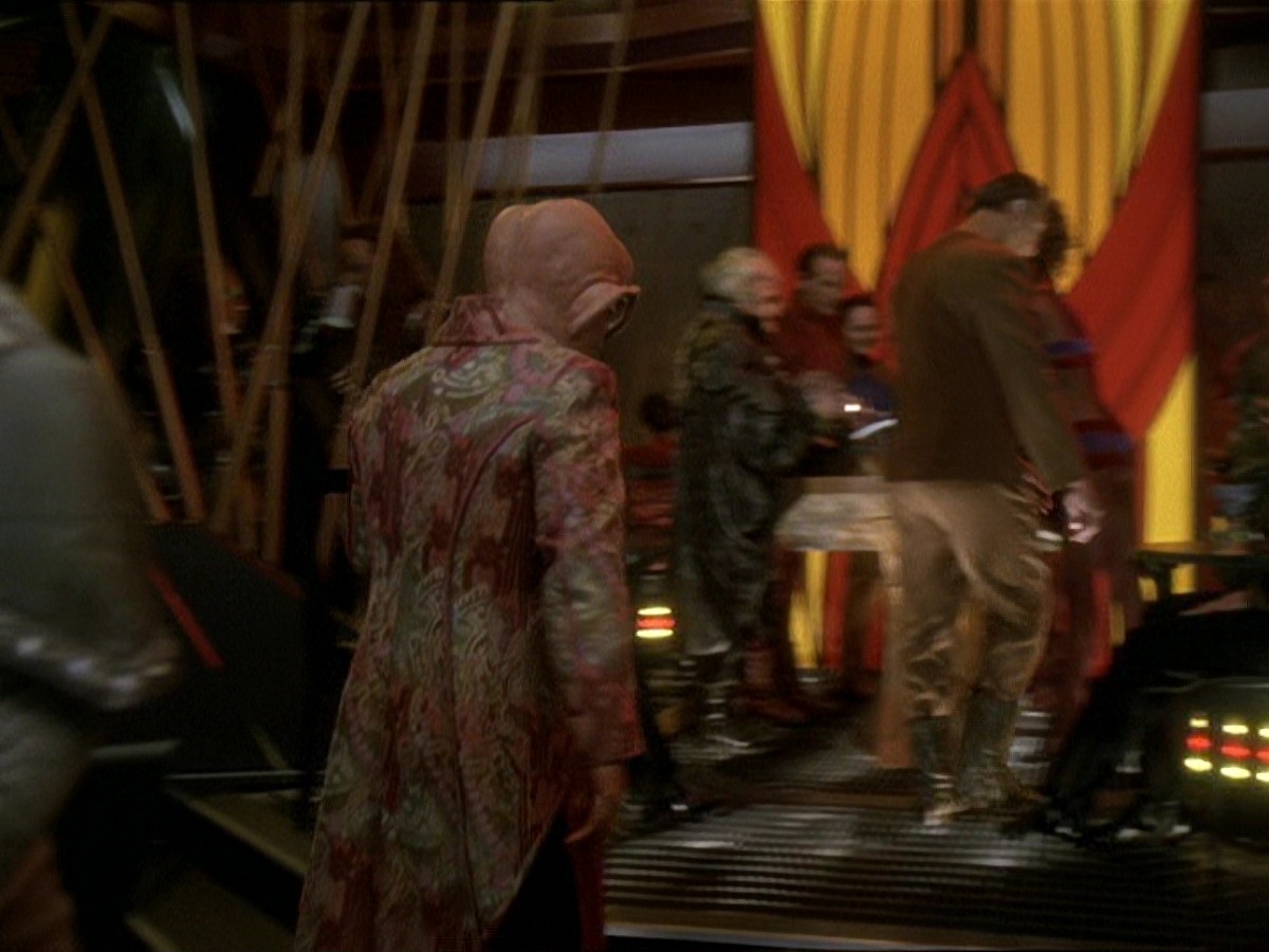 extant_StarTrek_DS9_7x25-7x26-WhatYouLeaveBehind_7493.jpg