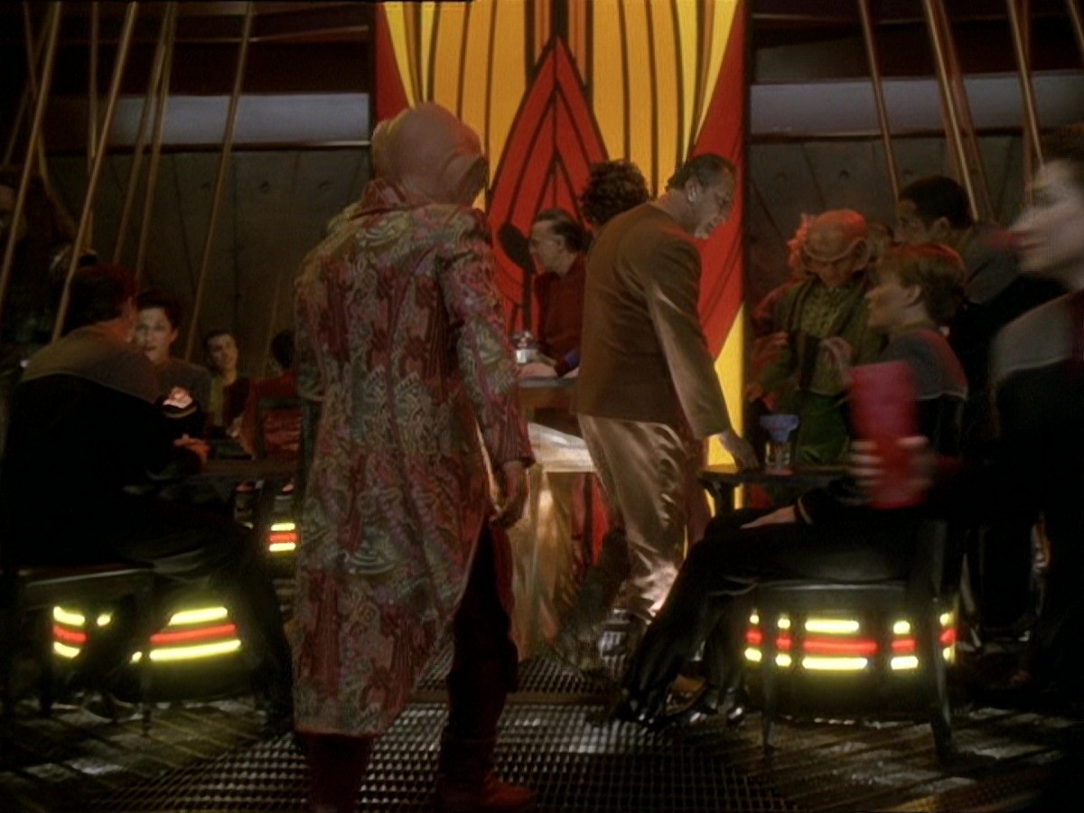 extant_StarTrek_DS9_7x25-7x26-WhatYouLeaveBehind_7494.jpg
