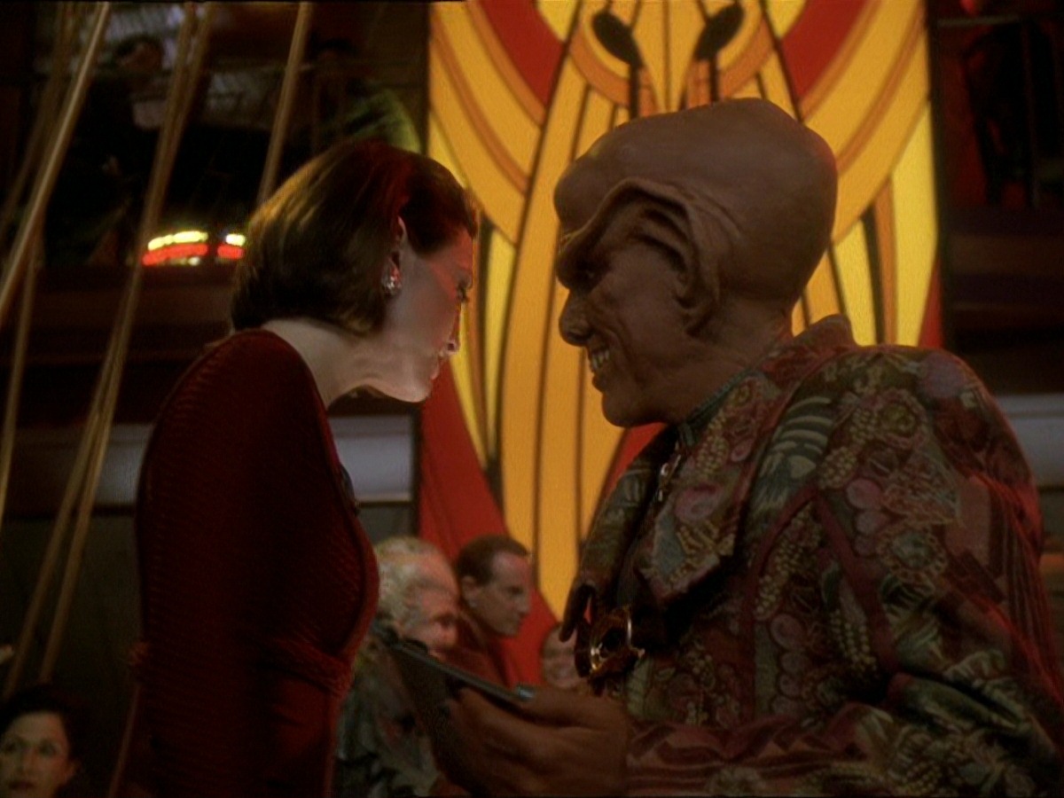extant_StarTrek_DS9_7x25-7x26-WhatYouLeaveBehind_7523.jpg