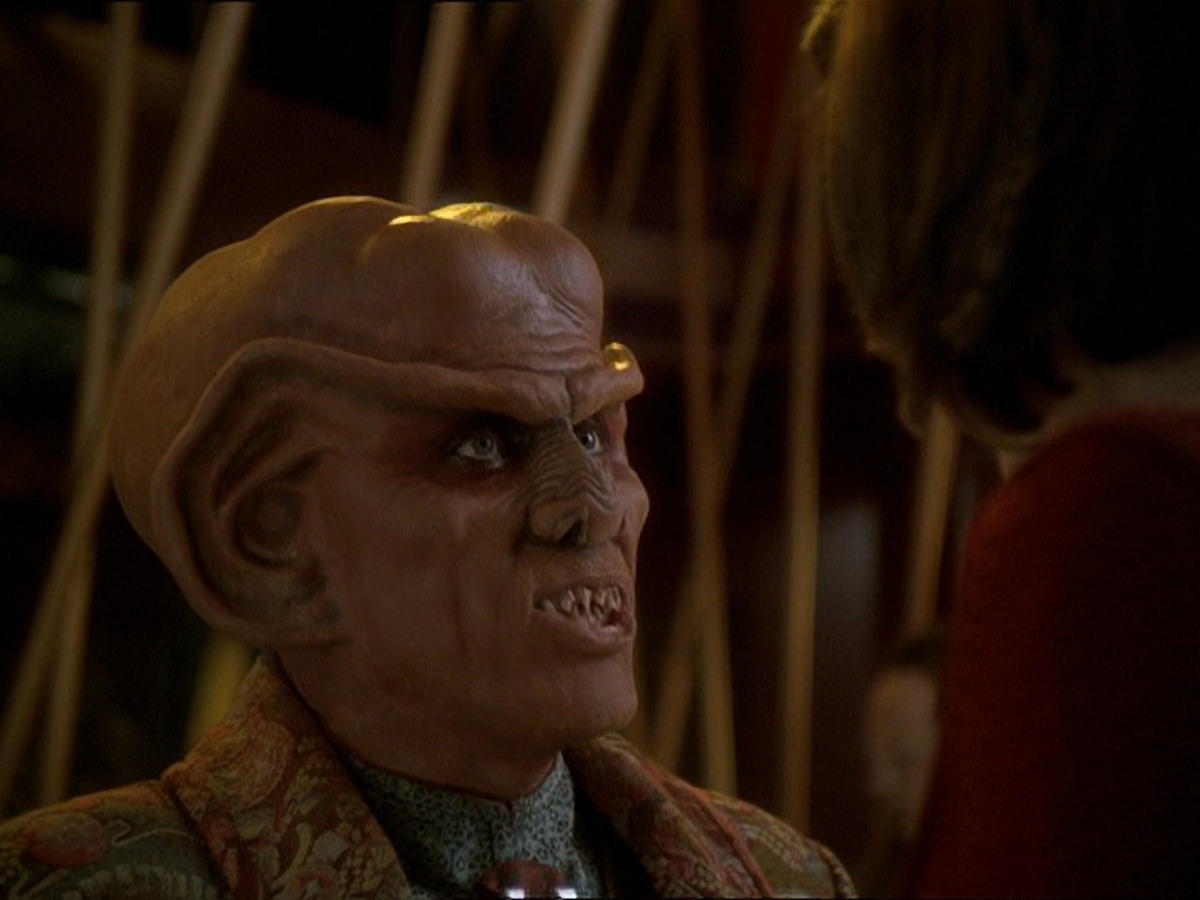 extant_StarTrek_DS9_7x25-7x26-WhatYouLeaveBehind_7548.jpg