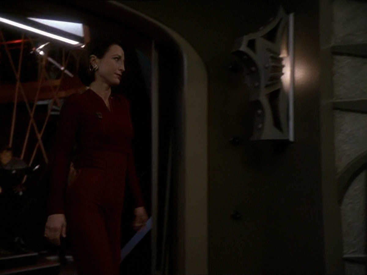 extant_StarTrek_DS9_7x25-7x26-WhatYouLeaveBehind_7585.jpg