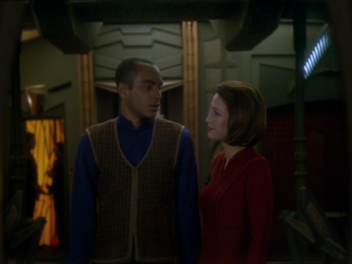 extant_StarTrek_DS9_7x25-7x26-WhatYouLeaveBehind_7630.jpg