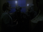 extant_StarTrek_DS9_7x25-7x26-WhatYouLeaveBehind_0831.jpg