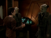 extant_StarTrek_DS9_7x25-7x26-WhatYouLeaveBehind_4044.jpg